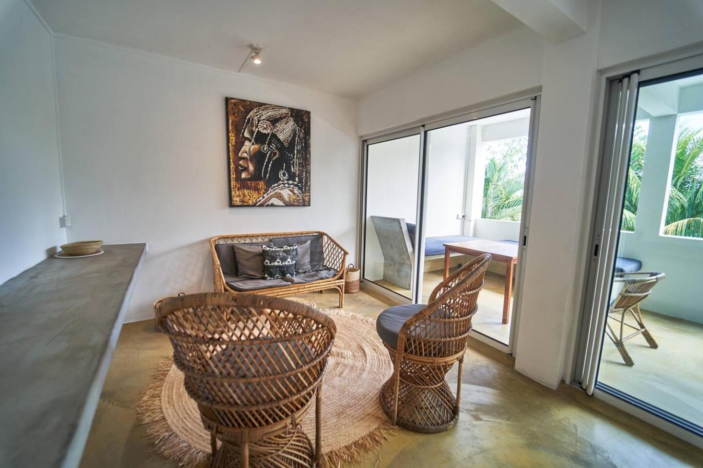 Loukaz -Entire Rental Units W Panoramic Rooftop Coteau Raffin Exteriör bild