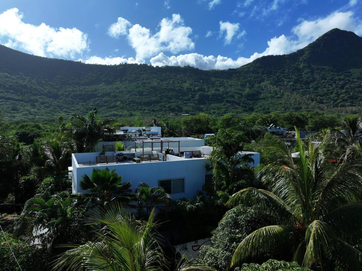 Loukaz -Entire Rental Units W Panoramic Rooftop Coteau Raffin Exteriör bild