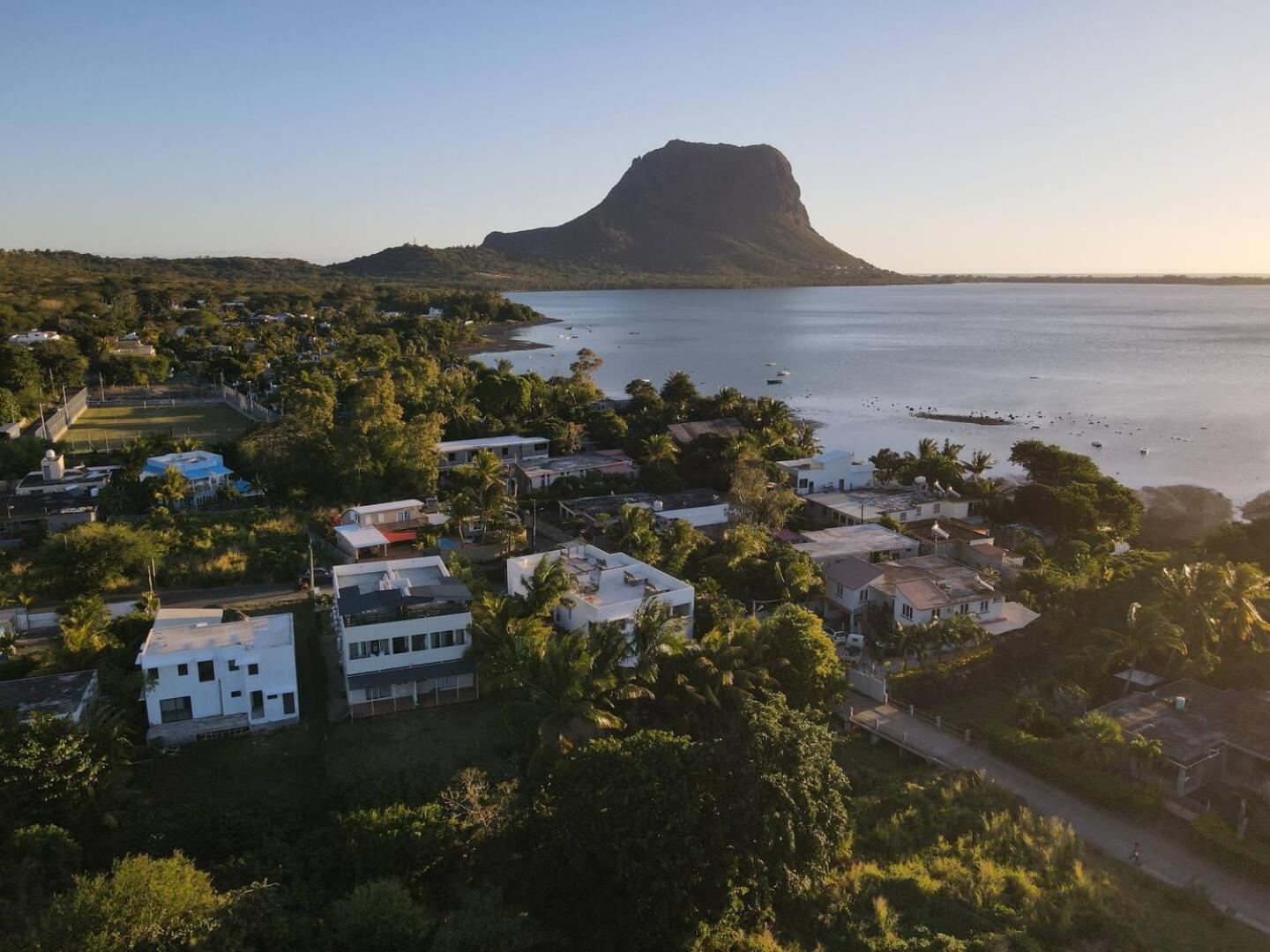 Loukaz -Entire Rental Units W Panoramic Rooftop Coteau Raffin Exteriör bild