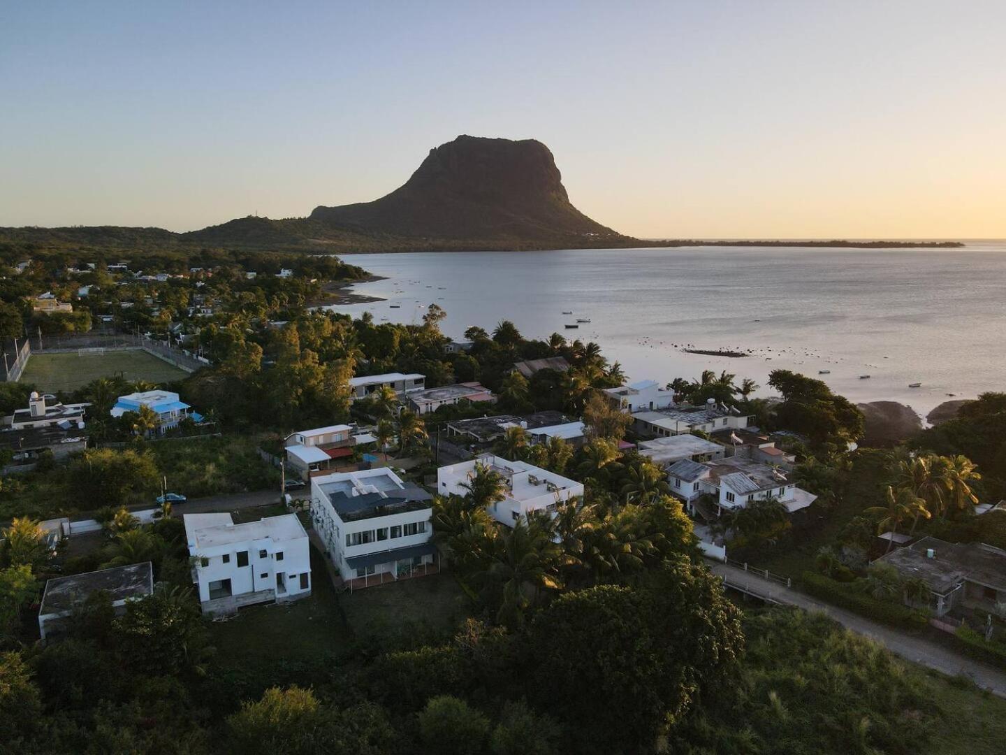 Loukaz -Entire Rental Units W Panoramic Rooftop Coteau Raffin Exteriör bild
